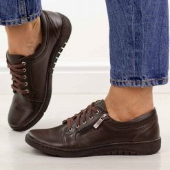 Brązowe Polskie półbuty damskie Gregors 747. Brązowe półbuty damskie GREGORS, bez wzorów, z jeansu, eleganckie, bez obcasa, na płaskiej podeszwie. Za 349.00 zł.