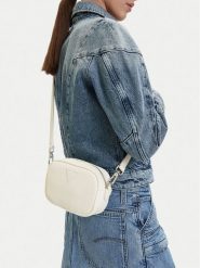 Guess Jeans Torebka CWBEO-GUESS-B-012-09 Écru. Białe torebki klasyczne damskie Guess Jeans, z aplikacjami, z jeansu, bez dodatków. Za 199.99 zł.