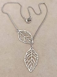 Nakkash Posrebrzany naszyjnik - dł. 43 cm rozmiar: onesize. Szare naszyjniki damskie Nakkash, posrebrzane. Za 82.64 zł.