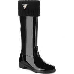 Kalosze GUESS - FLRBE3 RUB11 BLKBL. Czarne kalosze damskie Guess, z aplikacjami, z materiału. W wyprzedaży za 269.00 zł.