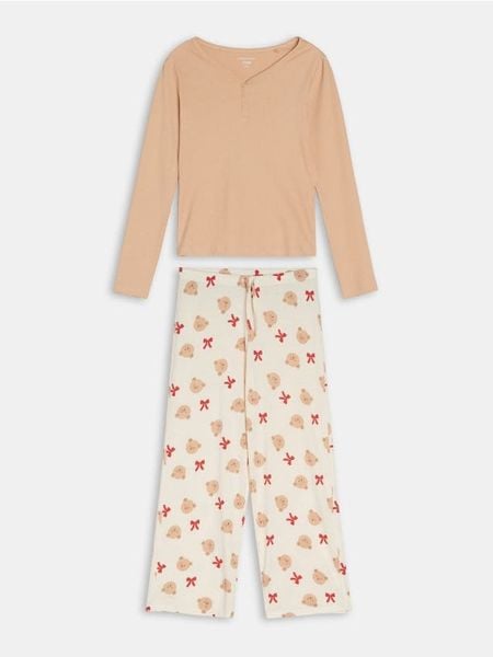 Bawełniania piżama dwuczęściowa z nadrukiem misiów - czerwony. Czerwone piżamy damskie Sinsay, l, bez wzorów, z bawełny, bez ramiączek. W wyprzedaży za 29.99 zł.