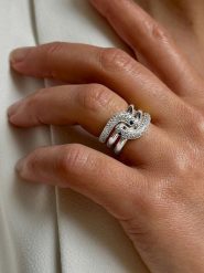 DI GIORGIO Srebrny pierścionek z cyrkoniami rozmiar: 52. Szare pierścionki damskie DI GIORGIO, z cyrkonią, srebrne. Za 208.99 zł.