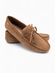 Mokasyny buty męskie skórzane z rzemykiem i podeszwą driver - brązowe V3 OM-FOCS-0150 - 44. Brązowe mokasyny męskie Ombre Clothing, na lato, z materiału. W wyprzedaży za 139.99 zł.