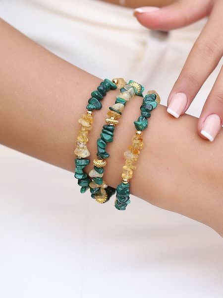 Pierres de Jade Pozłacana bransoletka z elementami ozdobnymi rozmiar: onesize. Zielone bransoletki damskie Pierres de Jade, pozłacane. Za 43.99 zł.