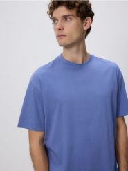 T-shirt boxy z merceryzowanej bawełny - jasnoniebieski. Niebieskie t-shirty męskie Reserved, l, bez wzorów, z bawełny, bez kołnierzyka. Za 99.99 zł.