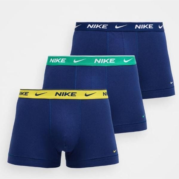 Bokserki Nike Trunk 3pk KE1008 411. Bokserki męskie Nike, bez wzorów. Za 160.74 zł.