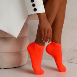 Bawełniane stopki GŁADKIE NEON POMARAŃCZ 824. Skarpetki damskie Milena, bez wzorów, z bawełny. Za 13.90 zł.