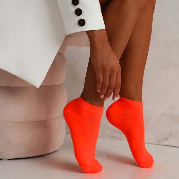 Bawełniane stopki GŁADKIE NEON POMARAŃCZ 824. Skarpetki damskie Milena, bez wzorów, z bawełny. Za 13.90 zł.