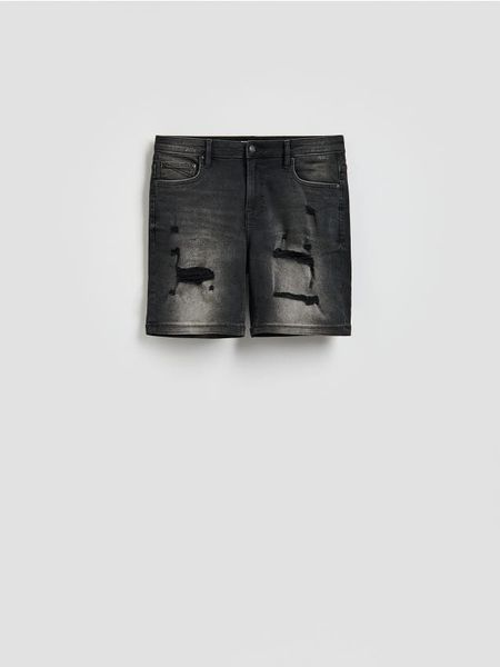 Jeansowe szorty z przetarciami - czarny. Czarne szorty męskie Reserved, bez wzorów, z denimu. Za 119.99 zł.