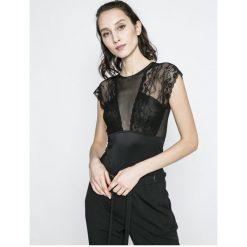 Vila - Top Lucinda. Czarne topy damskie Vila, m, bez wzorów, z elastanu, bez kołnierzyka. W wyprzedaży za 49.90 zł.