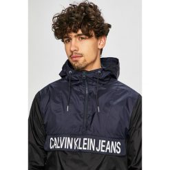 Calvin Klein Jeans - Kurtka. Zielone kurtki męskie Calvin Klein Jeans, m, bez wzorów, z jeansu, z kapturem. W wyprzedaży za 359.90 zł.
