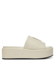 Blauer Klapki S5OPAL03/PUL Écru. Klapki damskie Blauer, bez wzorów, ze skóry, bez obcasa. Za 399.99 zł.