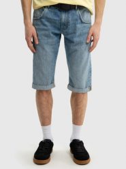 Szorty męskie jeansowe niebieskie Conner 223. Niebieskie szorty męskie Big Star, z jeansu, bez kołnierzyka. W wyprzedaży za 179.99 zł.