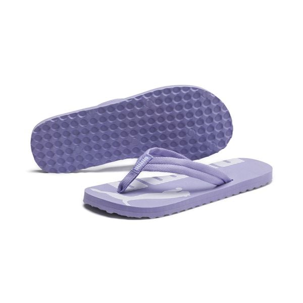 Klapki Puma Epic Flip V2 unisex. Białe klapki damskie Puma, bez wzorów, z materiału, bez obcasa. Za 92.40 zł.