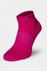 Skarpety stopki bezszwowe Unisex Nessi Sportswear Road S Oddychające. Czerwone skarpetki damskie NESSI SPORTSWEAR, bez wzorów, z dzianiny. Za 49.90 zł.
