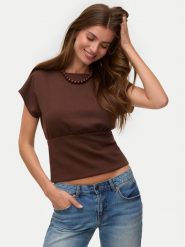 Vero Moda Bluzka Smilla 10355466 Brązowy ciemny Regular Fit. Brązowe bluzki damskie Vero Moda, s, bez wzorów, z syntetyku, bez ramiączek. Za 129.99 zł.