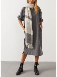 Milan Kiss Sukienka w kolorze szarym rozmiar: S. Szare sukienki damskie Milan Kiss, s, bez wzorów, bez kołnierzyka, bez ramiączek, midi. Za 165.99 zł.