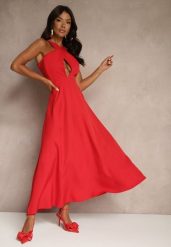 Czerwona Koktajlowa Sukienka z Wiskozą i Dekoltem Halter Dolmanna. Czerwone sukienki damskie Renee, l, bez wzorów, z wiskozy, eleganckie, bez kołnierzyka, bez ramiączek, maxi. Za 89.99 zł.