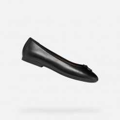 Baleriny Geox New Palmaria - Kobieta. Czarne baleriny damskie Geox, bez wzorów, z materiału, bez obcasa, na płaskiej podeszwie. Za 439.80 zł.