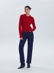 Sweter z ozdobnym splotem - czerwony. Czerwone swetry klasyczne damskie Reserved, l, z dzianiny, bez kołnierzyka. Za 129.99 zł.