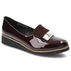 Bordowe Półbuty Karino Wygodne Buty Damskie. Czerwone półbuty damskie Karino, z aplikacjami, bez obcasa, na obcasie. Za 219.00 zł.