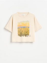 Bawełniany t-shirt z aplikacją - beżowy. Brązowe koszulki dziewczęce Reserved, z aplikacjami, z bawełny, bez ramiączek. Za 39.99 zł.