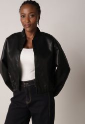 Czarna Kurtka Bomberka z Imitacji Skóry o Krótkim Kroju Edalindra. Czarne kurtki damskie Born2be, l, bez wzorów, z jeansu, bez kaptura. Za 119.99 zł.