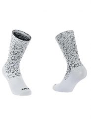 Skarpety rowerowe NORTHWAVE Stardust Sock białe. Białe skarpetki męskie Northwave, bez wzorów, z meshu. Za 69.00 zł.