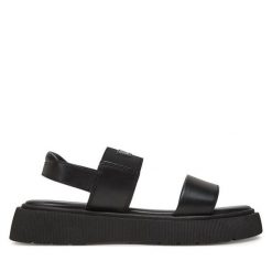 Sandały Lasocki. Czarne sandały damskie Lasocki, bez wzorów, bez obcasa, na płaskiej podeszwie. Za 149.99 zł.