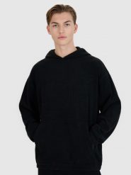 4F Bluza dresowa nierozpinana z kapturem męska - czarna XXL. Czarne bluzy sportowe męskie 4f, bez wzorów, z dresówki, klasyczne, bez kołnierzyka, bez ramiączek. W wyprzedaży za 79.99 zł.