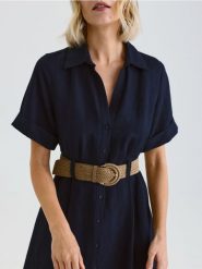 Sukienka midi z dodatkiem lnu - granatowy. Niebieskie sukienki damskie Reserved, l, bez wzorów, z tkaniny, bez kołnierzyka, bez ramiączek, midi, rozkloszowane. Za 199.99 zł.