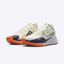 Buty Do Biegania Męskie Nike Pegasus Trail 4 Gtx V2. Białe obuwie do biegania damskie Nike. Za 589.50 zł.