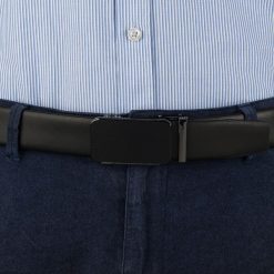 Pasek męski skórzany 3,5 cm klamra automatyczna Beltimore czarny 50-601 : Kolory - czarny, Rozmiar pasków - r.120-135 cm. Czarne paski męskie bez wzorów, ze skóry, wizytowe. Za 64.99 zł.