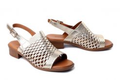 ARTIKER RELAKS 58C2022 gold, sandały damskie. Żółte sandały damskie Artiker Relaks, w ażurowe wzory, z gumy, bez obcasa, na obcasie. Za 229.90 zł.