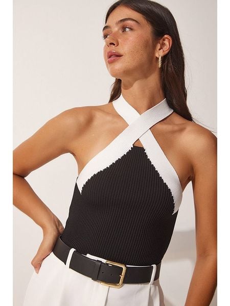 Happiness Istanbul Top w kolorze czarno-białym rozmiar: S/M. Białe topy damskie Happiness Istanbul, m, bez wzorów, bez kołnierzyka. Za 56.66 zł.