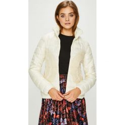 Desigual - Kurtka. Białe kurtki damskie Desigual, bez wzorów, z materiału, bez kaptura. W wyprzedaży za 339.90 zł.