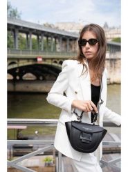 Maison héritage PARIS Skórzana torebka "Mini Votti" w kolorze czarnym - 30 x 17 x 8 cm rozmiar: onesize. Czarne torebki klasyczne damskie maison héritage PARIS, bez wzorów, z materiału, bez dodatków. Za 347.99 zł.