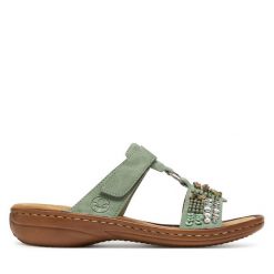 Klapki Rieker. Zielone klapki damskie Rieker, bez wzorów, bez obcasa. Za 299.99 zł.