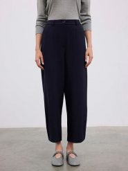 BGN Spodnie w kolorze granatowym rozmiar: 38. Niebieskie spodnie materiałowe damskie BGN, bez wzorów, z materiału, z podwyższonym stanem. Za 156.98 zł.