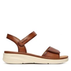 Sandały Josef Seibel. Brązowe sandały damskie Josef Seibel, bez wzorów, bez obcasa, na koturnie. Za 399.99 zł.