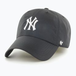 Czapka z daszkiem 47 Brand New York Yankees Brrr CLEAN UP. Białe czapki męskie 47 Brand, na wiosnę, bez wzorów. Za 119.99 zł.