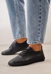Czarne Minimalistyczne Tenisówki z Imitacji Skóry z Drobną Perforacją Lalosa. Czarne trampki i tenisówki damskie Born2be, bez wzorów, z dzianiny. Za 59.99 zł.
