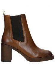 Wojas Skórzane botki w kolorze jasnobrązowym rozmiar: 38. Brązowe botki damskie Wojas, eleganckie, bez obcasa, bez zapięcia. Za 406.95 zł.