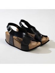 BACKSUN Sandały "Brindisi" w kolorze czarnym na koturnie rozmiar: 37. Czarne sandały damskie Backsun, bez wzorów, z materiału, bez obcasa, na koturnie. Za 145.26 zł.