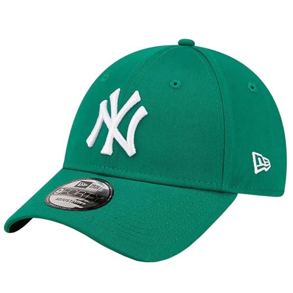 Czapka z daszkiem damska Wmns LE 9FORTY New York Yankees Cap. Białe czapki z daszkiem damskie New Era, bez wzorów, z bawełny. Za 119.99 zł.