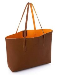 Lucky Bees Shopper bag w kolorze jasnobrązowym - 42 x 28 x 11 cm rozmiar: onesize. Brązowe shopper bag damskie Lucky Bees, bez wzorów, z materiału, na ramię, bez dodatków. Za 73.95 zł.