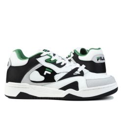 Buty męskie sportowe do chodzenia Fila WAYNE. Białe buty sportowe na co dzień męskie Fila, bez zapięcia, trekkingowe. W wyprzedaży za 269.00 zł.