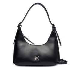 Torebka Calvin Klein. Czarne torebki klasyczne damskie CALVIN KLEIN, bez wzorów, bez dodatków. Za 719.99 zł.