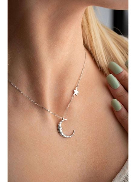 Heliophilia Srebrny naszyjnik z zawieszką - dł. 42 cm rozmiar: onesize. Szare naszyjniki damskie Heliophilia, srebrne. Za 104.64 zł.