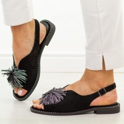 Czarne płaskie sandały damskie Potocki 43349. Czarne sandały damskie POTOCKI, z aplikacjami, ze skóry, bez obcasa, na płaskiej podeszwie. Za 159.00 zł.